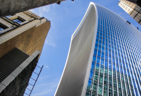 Hogan Lovells & Linklaters Raise Trainee Wages